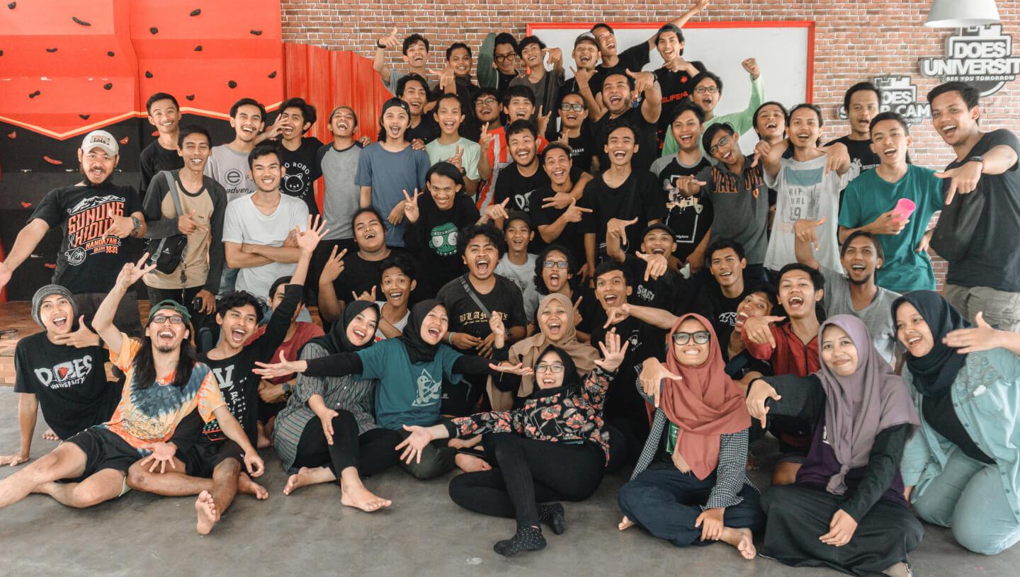 Foto siswa DOES University generasi ke-7